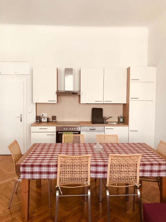 Old Citycenter Appartment 그라츠 외부 사진